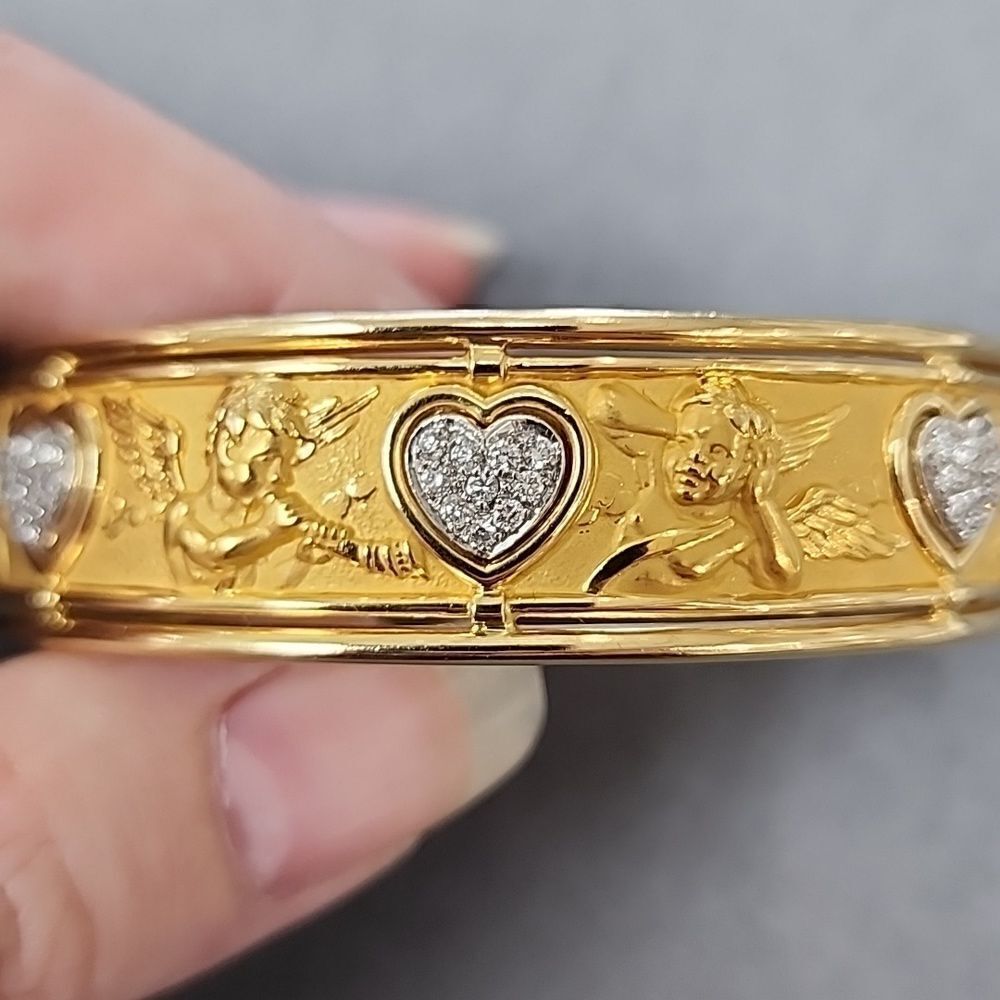 RARE Authentic Carrera y Carrera 18K Gold Angel heart pavé Diamond Cuff Bracelet - Picture 3 of 4